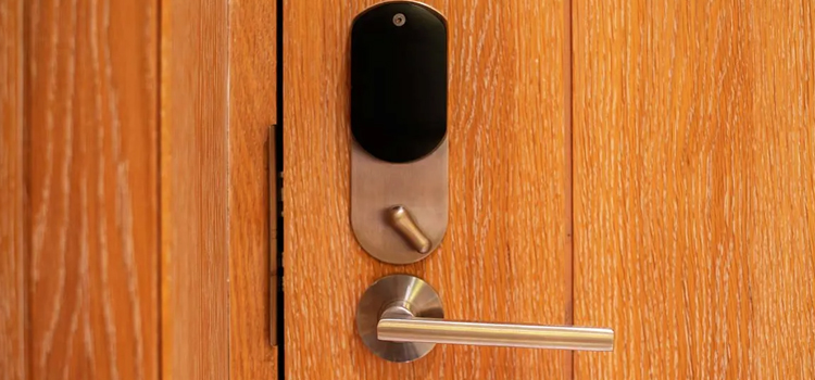 Automatic Locking Door Knob Valinda