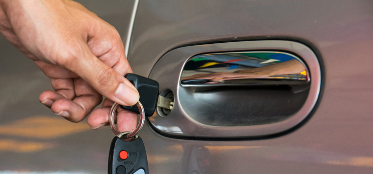 Car door lock repair in Valinda